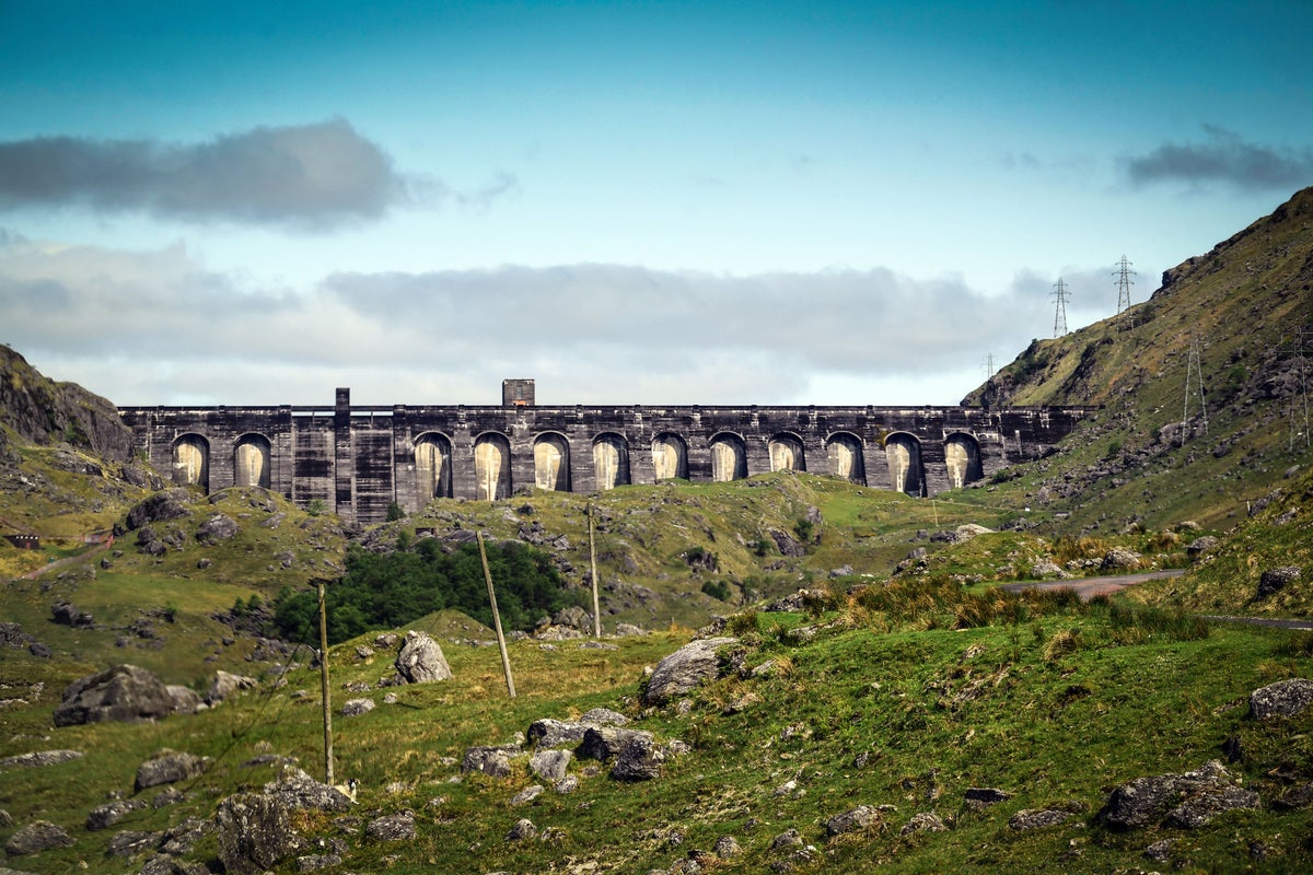 Energy giant SSE sees UK dry spell hit water power generation
