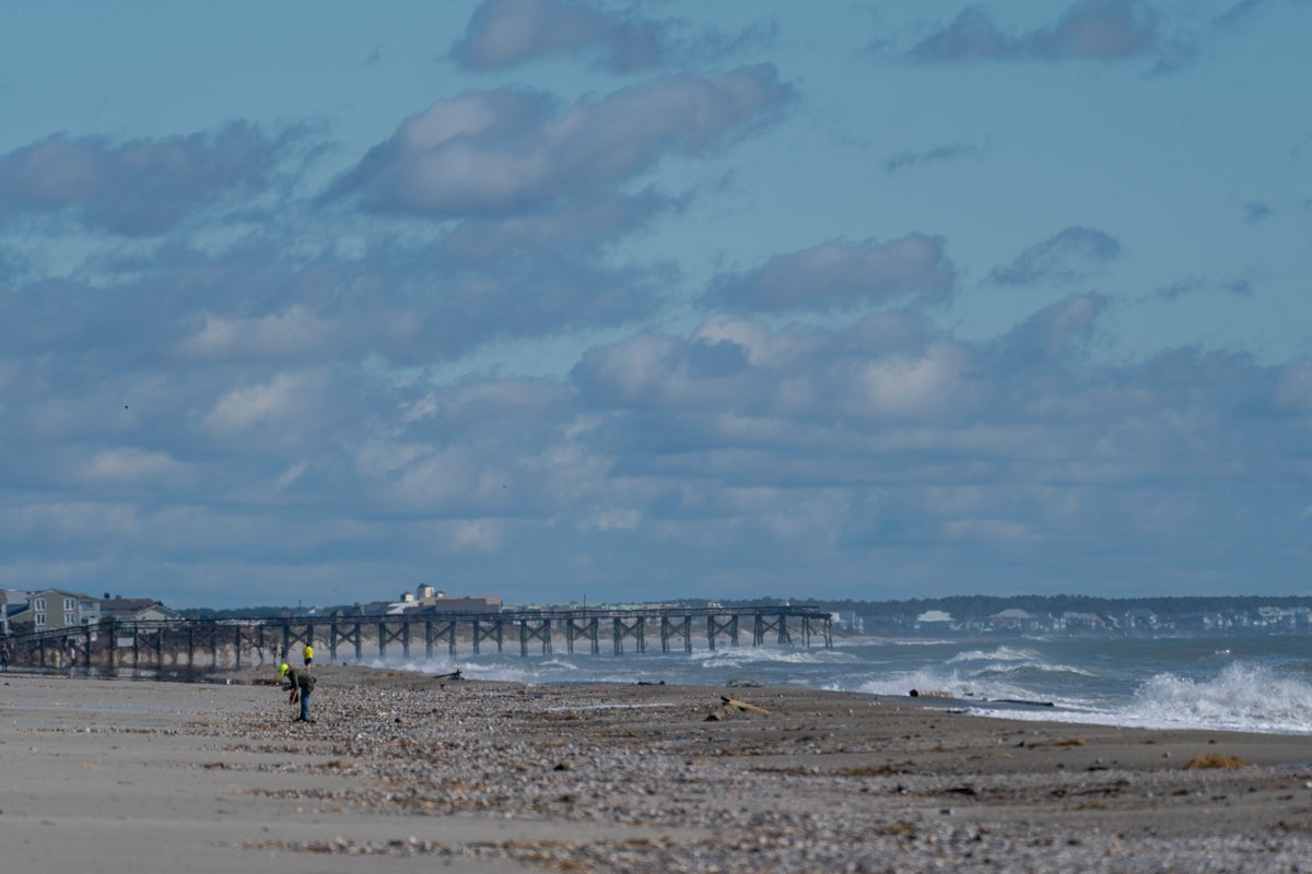 Rushing to save swimmers, a former baseball player and police officer loses his life