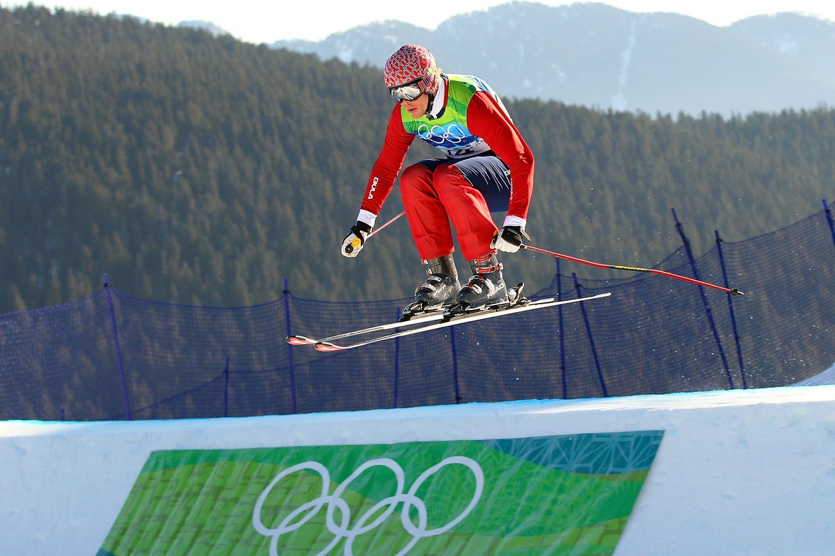 Olympic skier dies after being struck by lightning