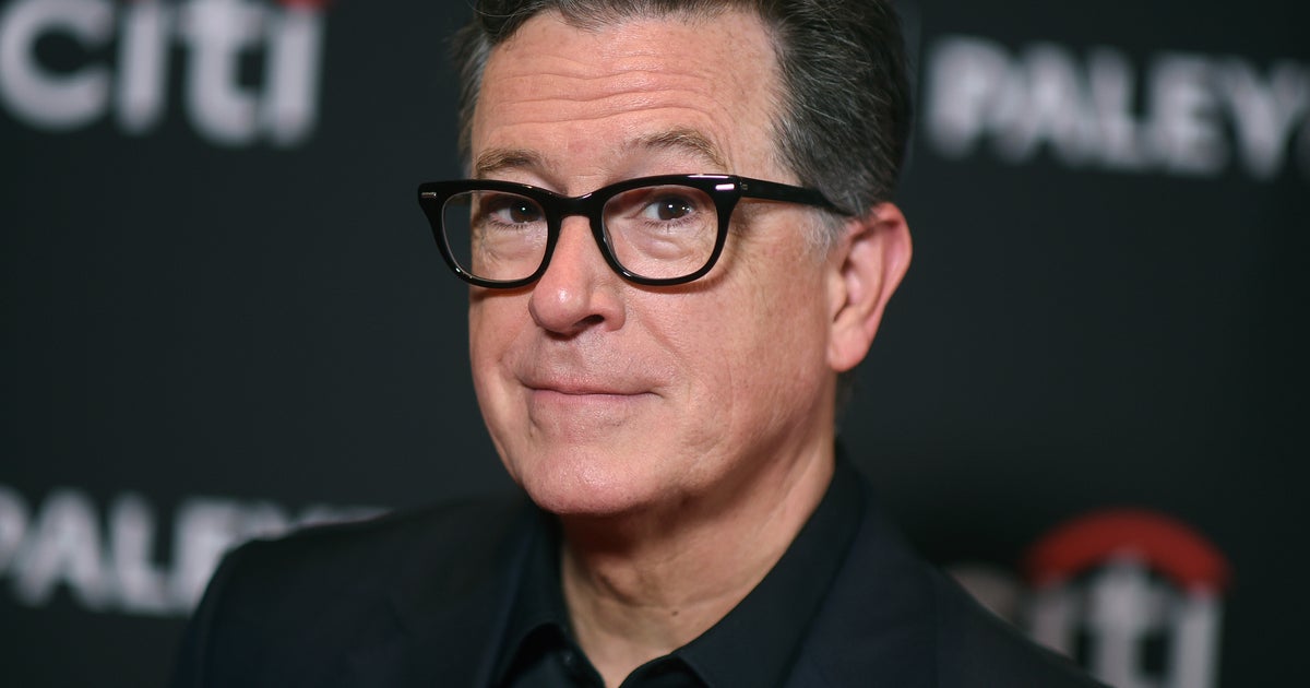 Stephen Colbert gets solidarity from fellow late-night hosts after cancellation news | The Independent