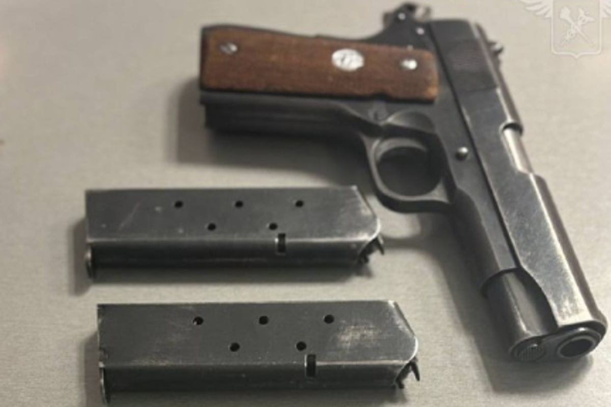 American woman arrested at Moscow airport with a gun and check for $138,000, Russian authorities claim American woman arrested at Moscow airport with a gun and check for $138,000, Russian authorities claim