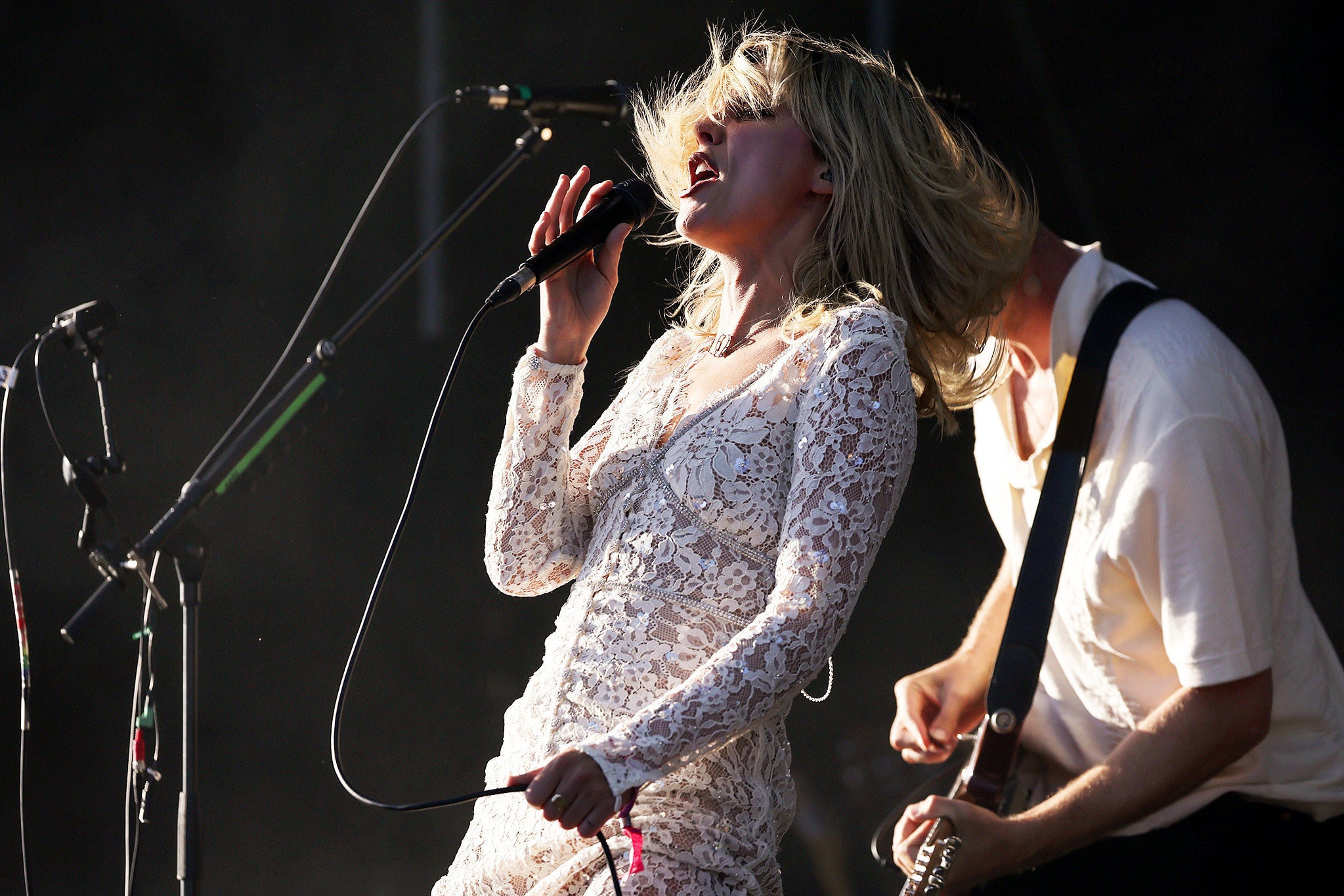 Thrashing: Wolf Alice perform in 2022