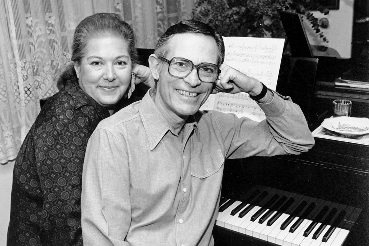 Alan Bergman, ‘The Way We Were’ Oscar-winner and Barbra Streisand collaborator, dies aged 99