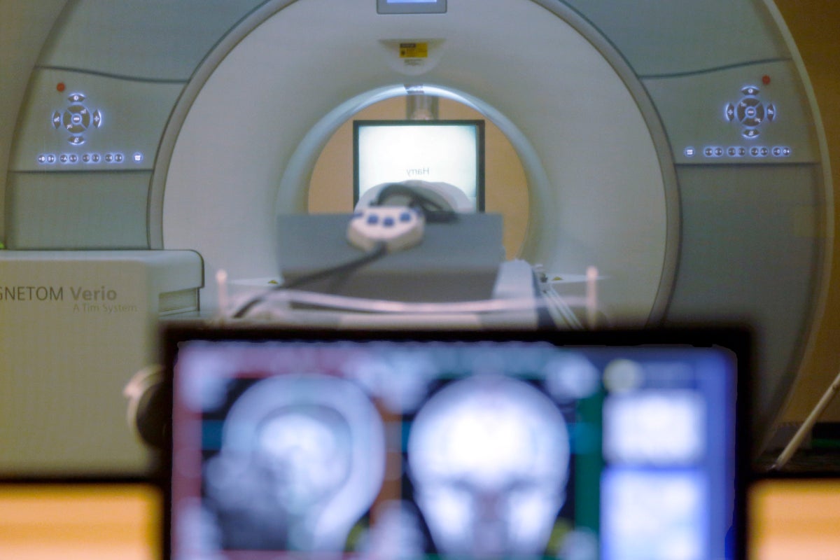Man pulled into MRI machine after he walked into an exam room wearing a chain necklace