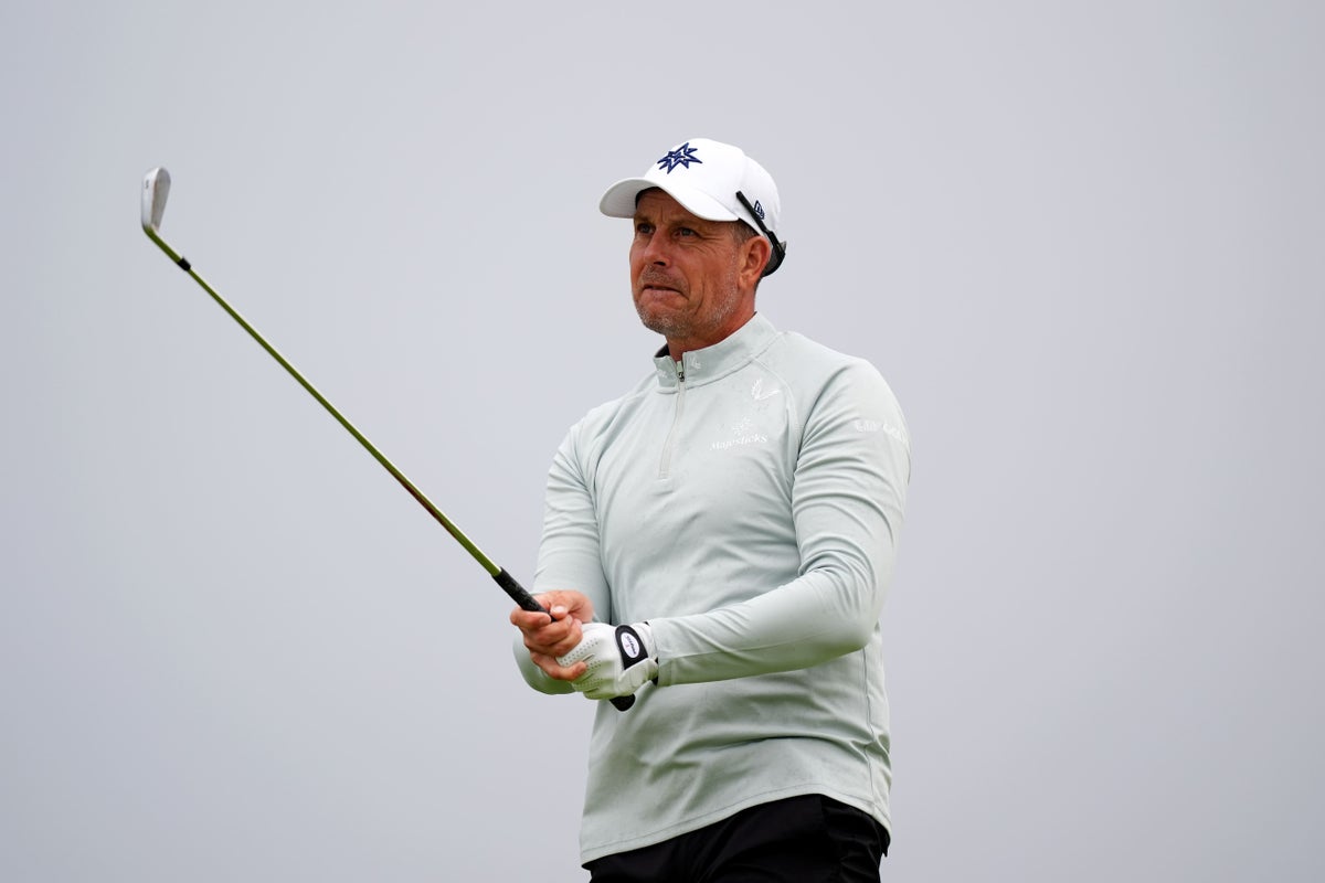 Henrik Stenson takes advantage of good conditions with strong start on day three