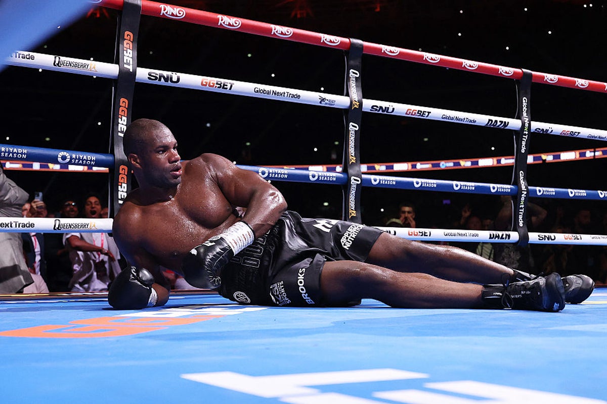 Usyk vs Dubois 2 live: Latest updates and results from heavyweight title fight