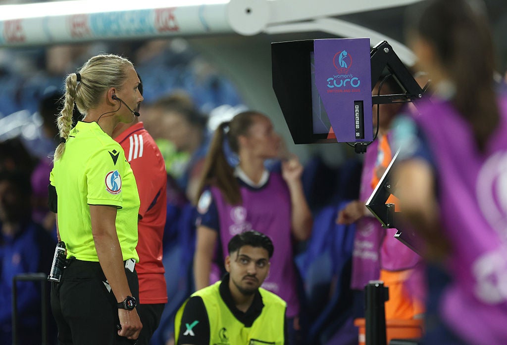 Referee Tess Olofsson disallows France and Grace Geyoro's second goal