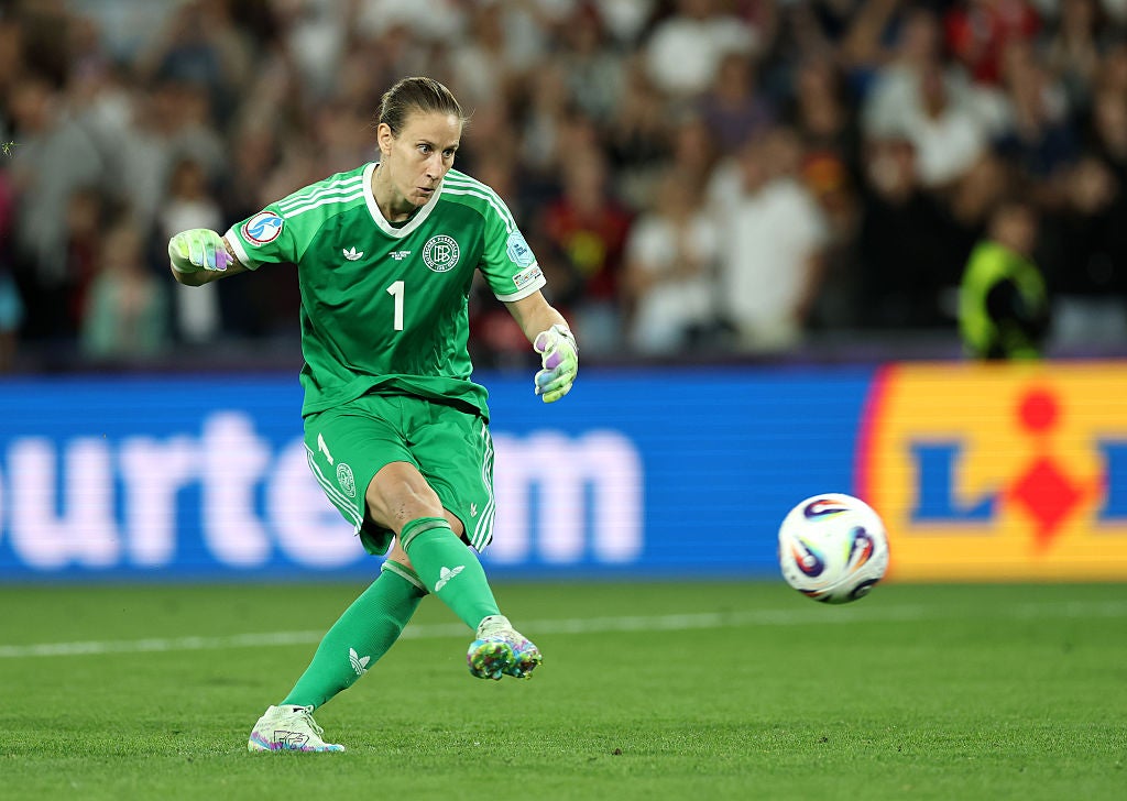 Ann-Katrin Berger also scored her penalty in the shoot-out