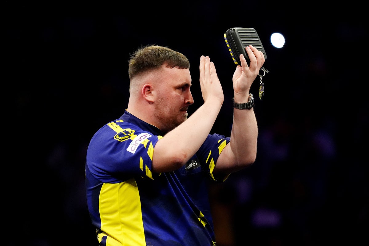 Luke Littler hammers Ryan Searle at World Matchplay