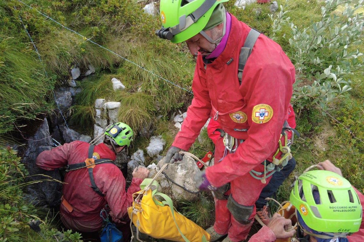 Rescuers use explosives to free injured explorer from underground cave