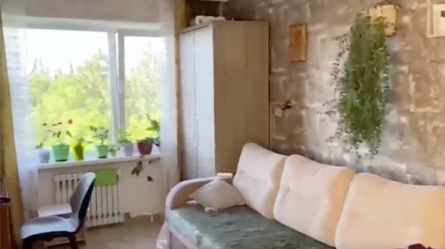 <p>Video footage shows interiors of hours shaking as 7.4 magnitude quake hits Russia's Kamchatka region</p>