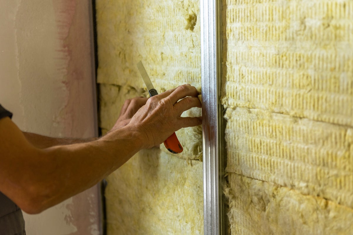 Thousands of homes at risk of damp and mould over botched insulation, minister says