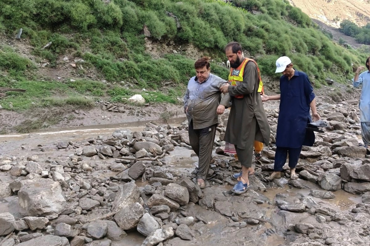 Flash floods kill 3 tourists and leave 15 missing in northern Pakistan
