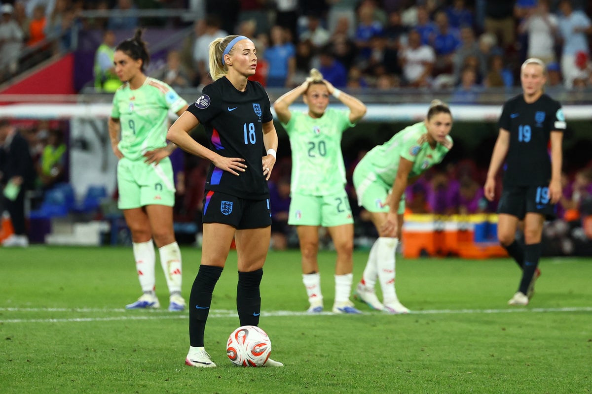 Alex Greenwood reveals conversation with Chloe Kelly before crucial Euros penalty
