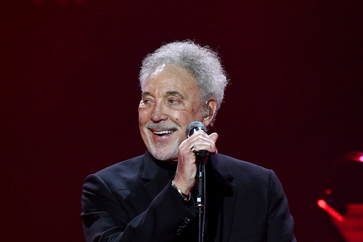 Tom Jones fans given update on Dundee show after singer postpones gig due to respiratory infection Tom Jones fans given update on Dundee show after singer postpones gig due to respiratory infection