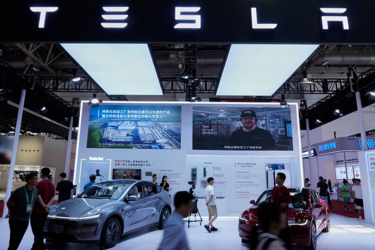 Tesla shares sink as Musk says it could face some 'rough quarters' ahead