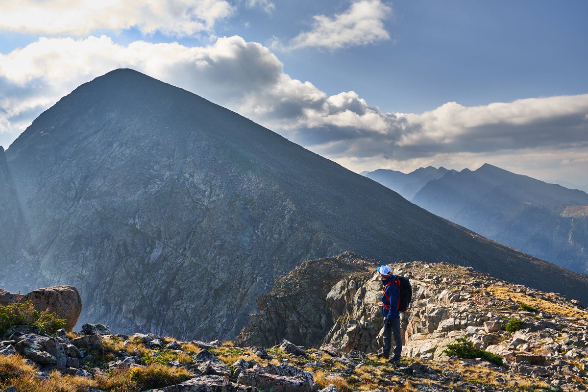 Is it possible to safely hike solo in the mountains?
