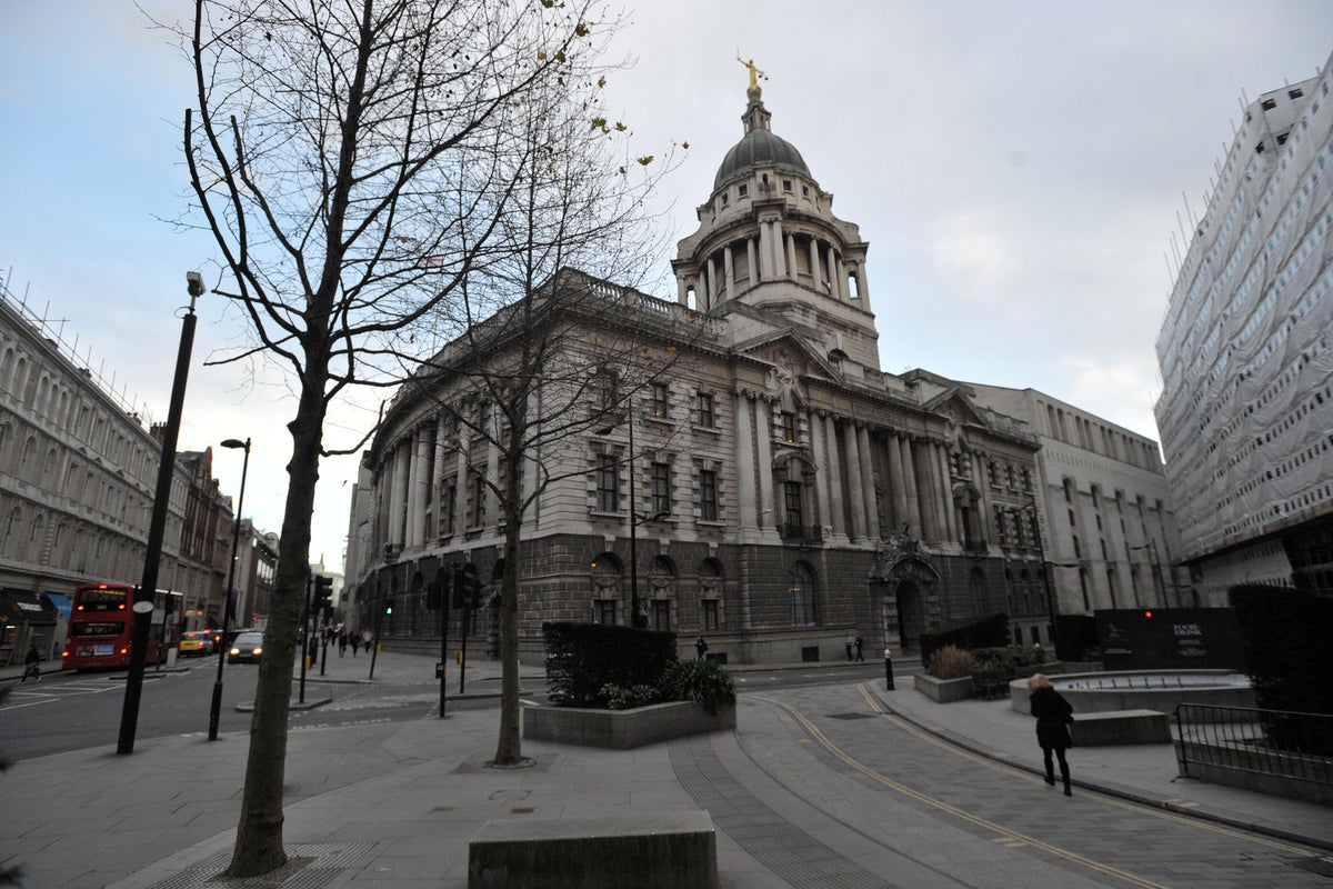 Baby girl shaken to death amid parents' toxic relationship, court told