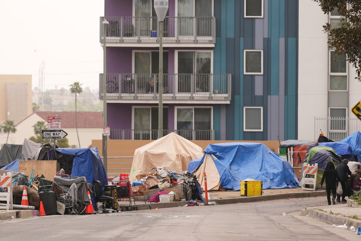 Democrats and advocates criticize Trump's executive order on homelessness