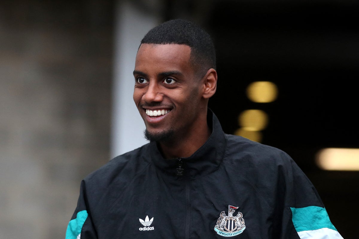 Transfer news live: Liverpool ready Isak bid, Gyokeres undergoes Arsenal medical, Man United target Watkins