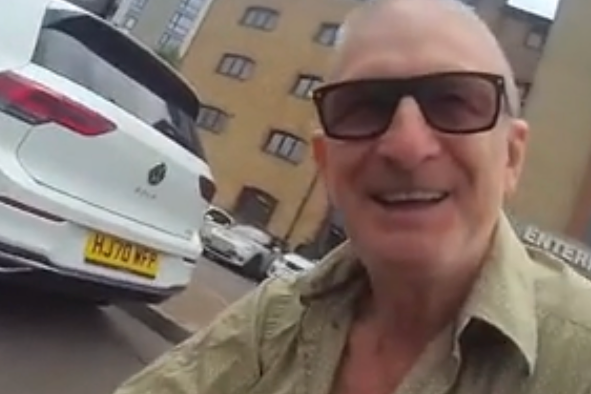 The Bill actor helps real-life police tackle shoplifter