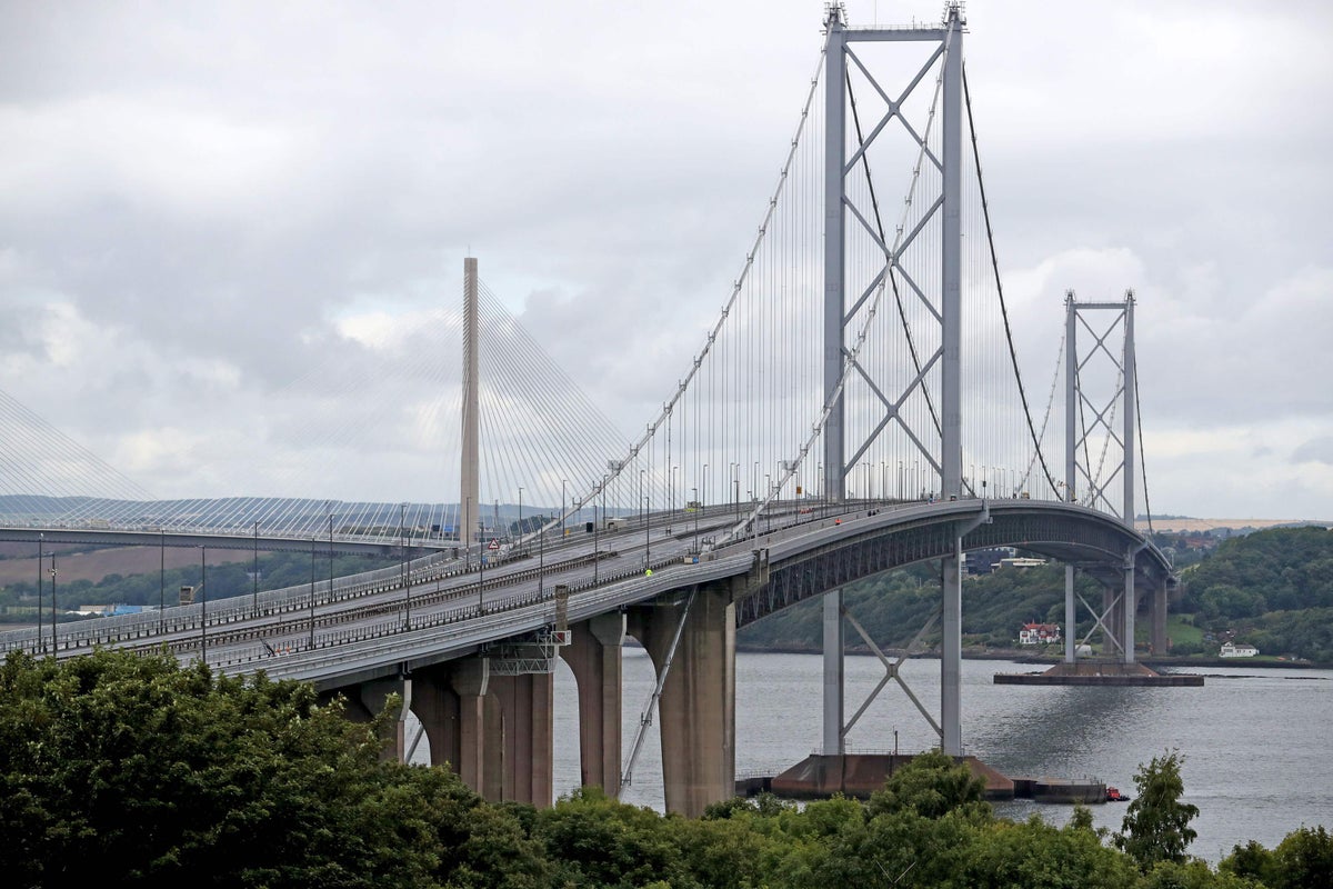Ten Greenpeace Activists Arrested After Forth Road Bridge Protest Blocking Fracked Gas Tanker