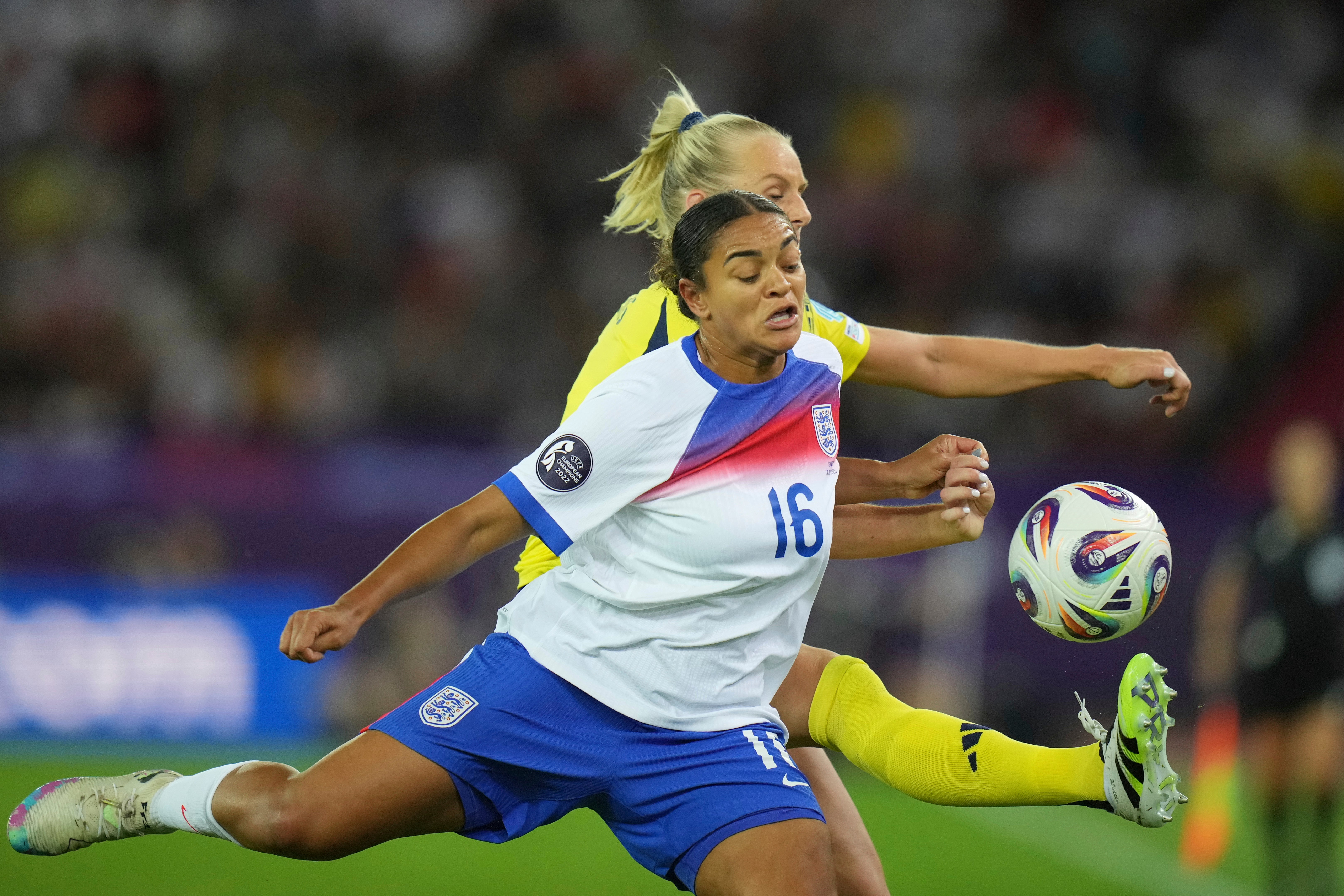 <p>England centre-back Jess Carter received racist messages on social media</p>