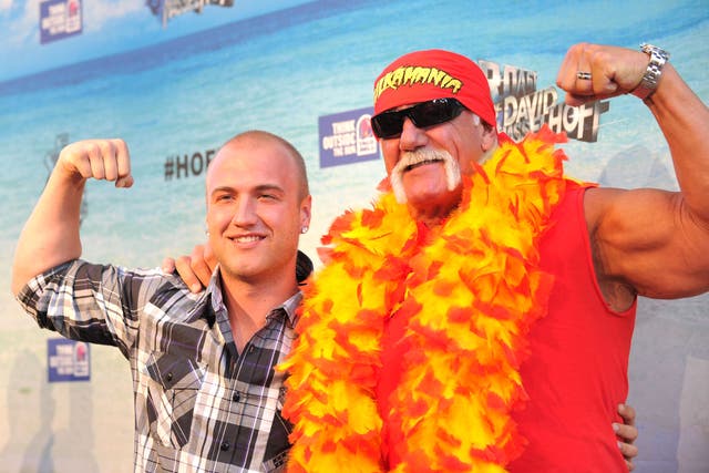 <p>Nick Hogan (izquierda) figuraba como único beneficiario de la herencia de su padre</p>