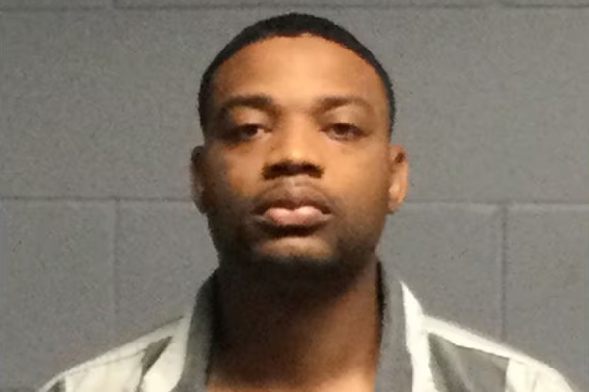 Texas corrections officer waited hours before calling for medics after learning of inmate’s stabbing, cops say