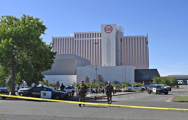 <p>La policía respondió a un tiroteo frente al Grand Sierra Resort en Reno el lunes</p>