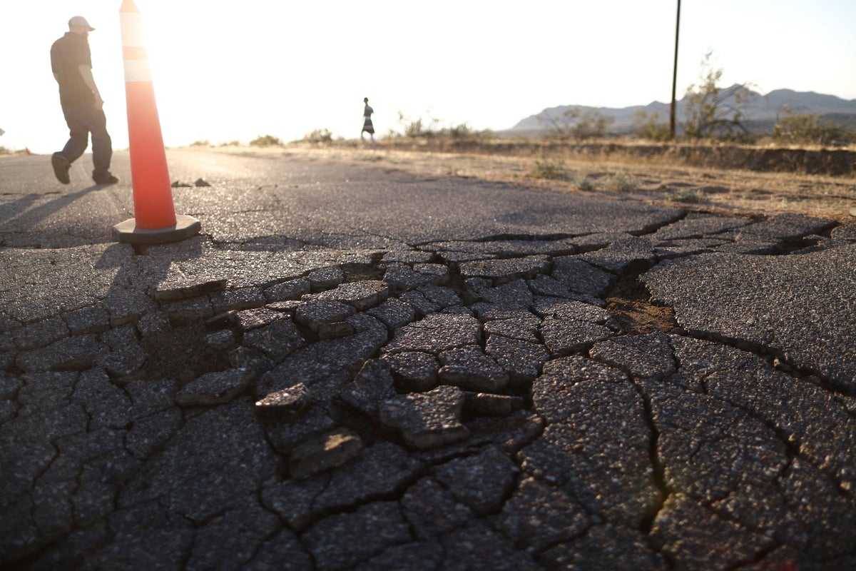 Earthquakes fault lines