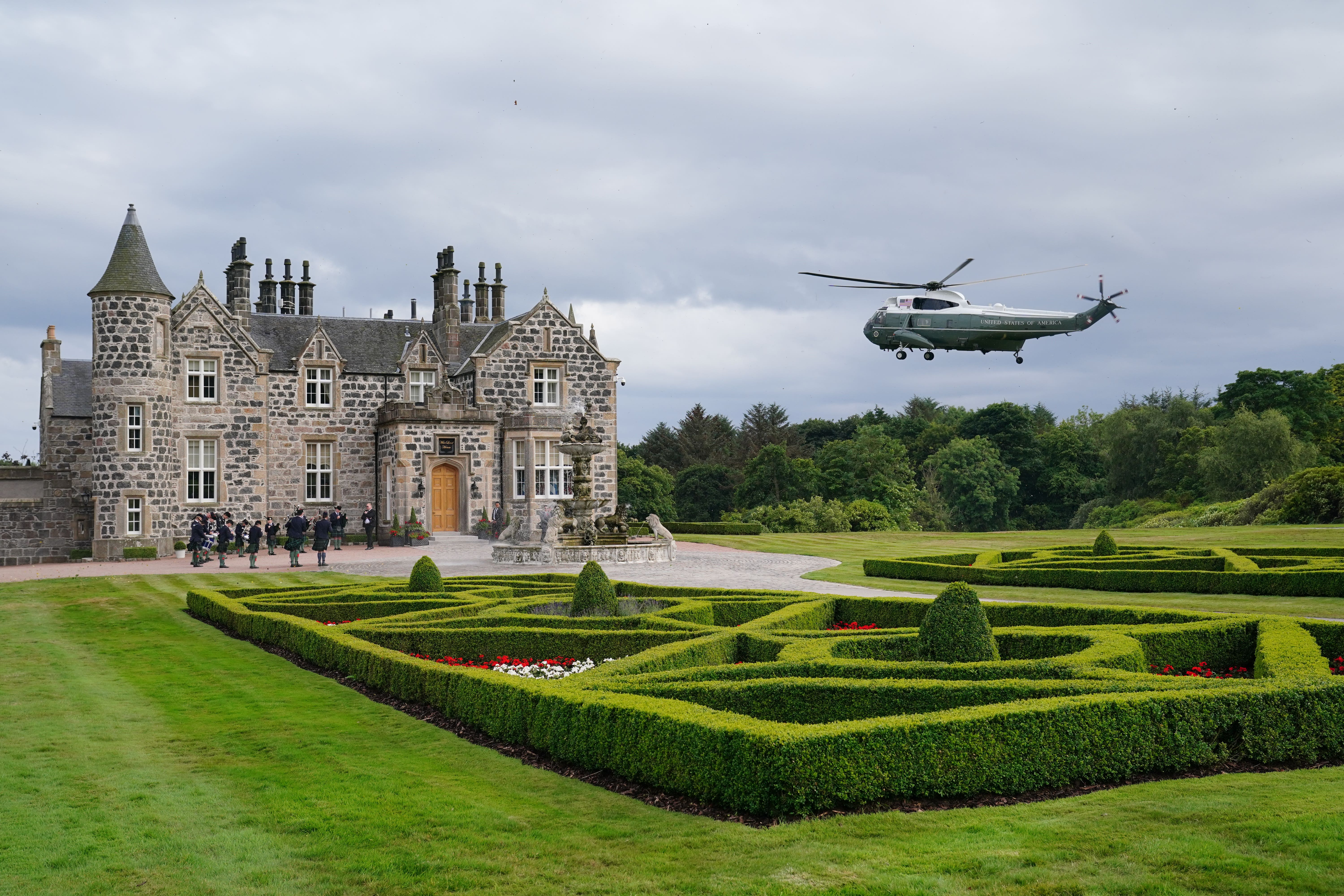 A US helicopter lands at Trump International Golf Links in Aberdeenshire (Jane Barlow/PA)
