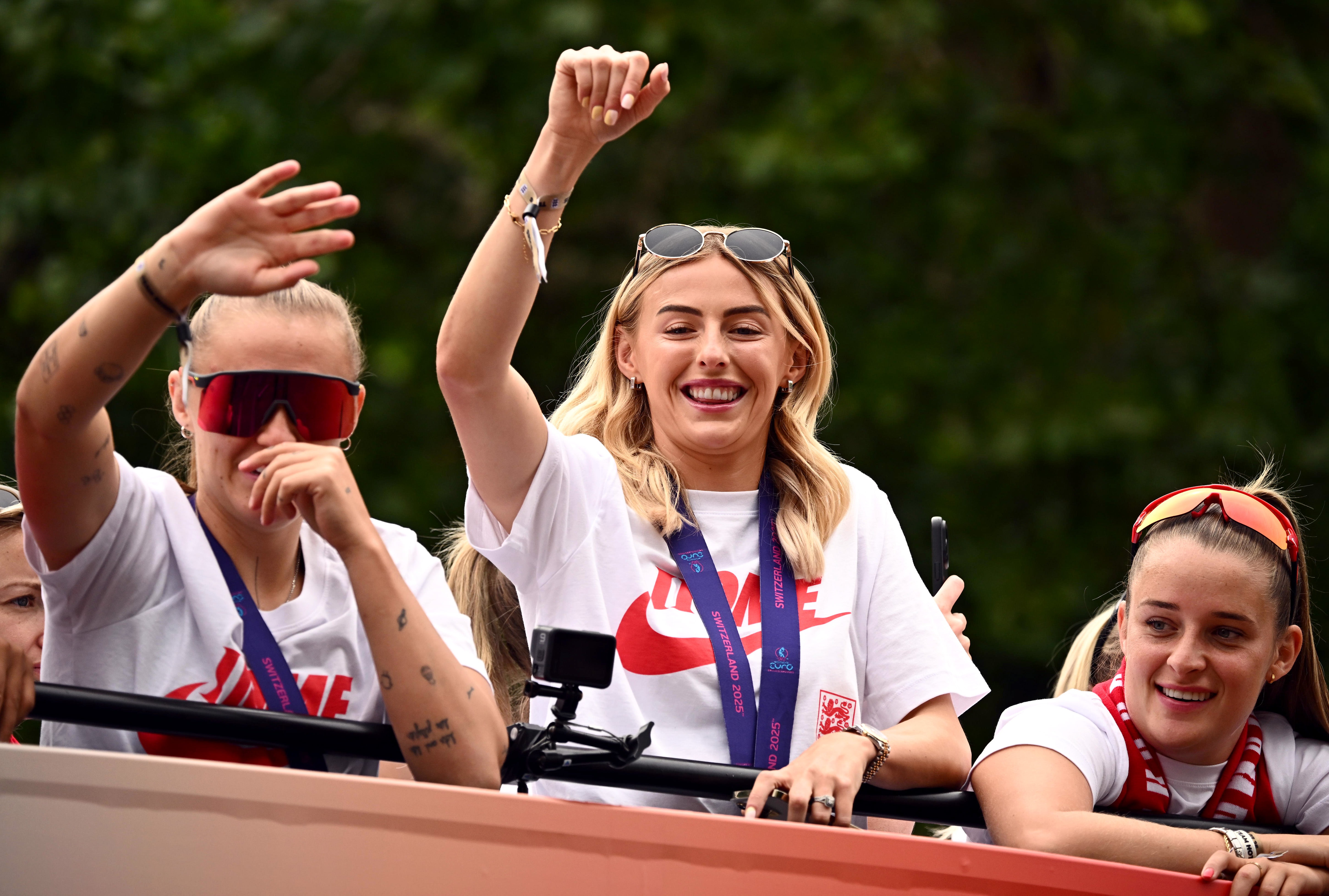 England’s hero Chloe Kelly waves to the crowds