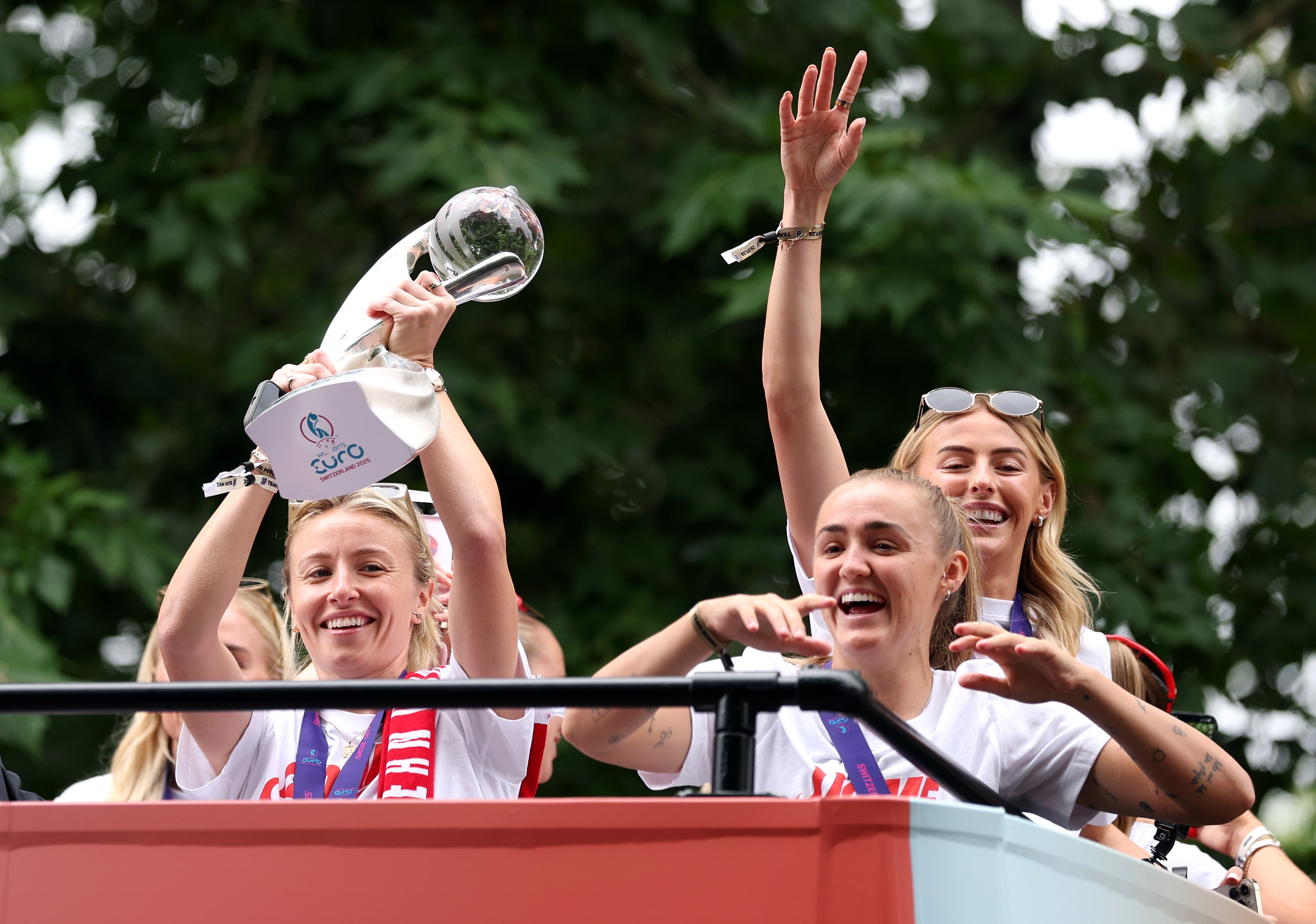 Captain Leah Williamson lifts the Euros 2025 trophy