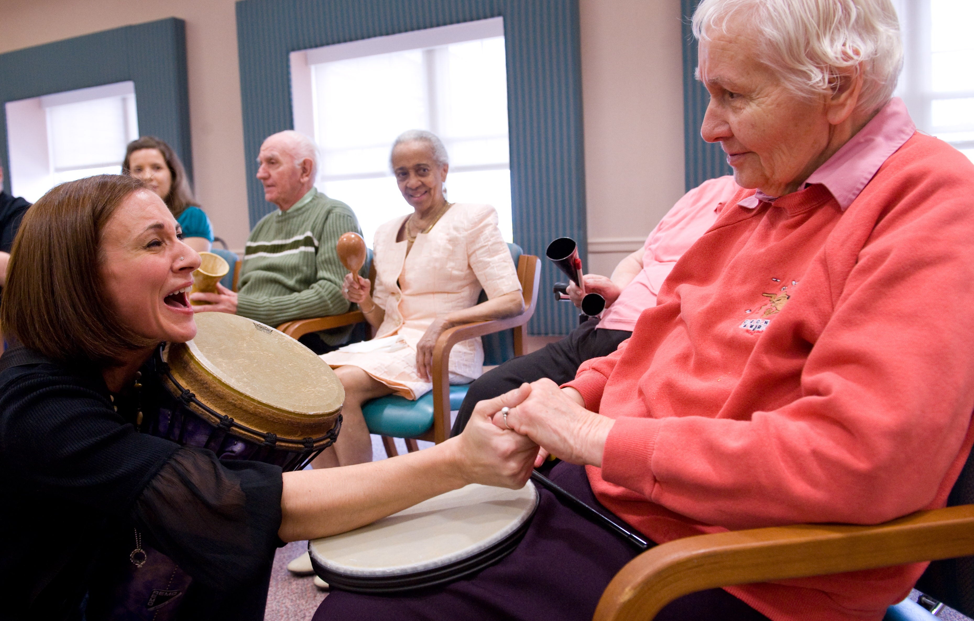 British researchers announced this week that it took an average of more than three years to diagnose people with dementia after their first symptoms. But, the early diagnosis is crucial to improve their quality of life later