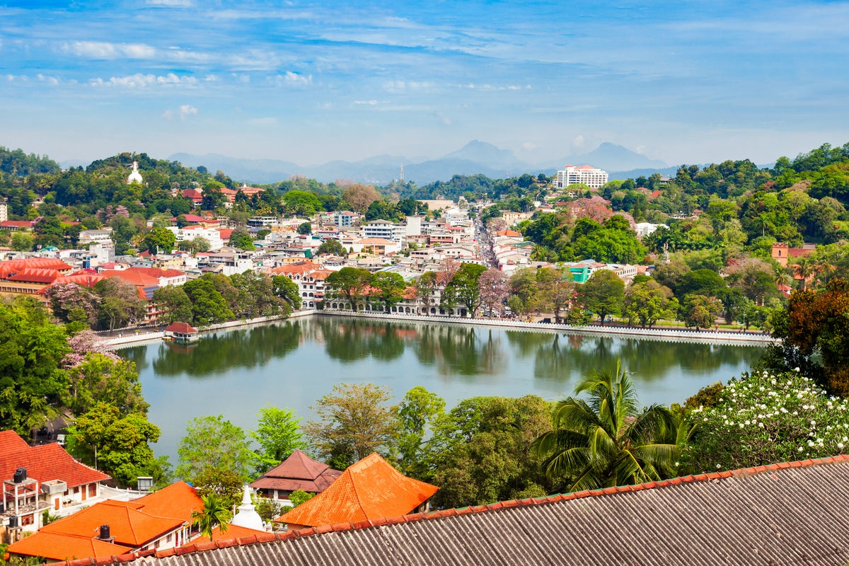 Sri Lanka visas to be made free for UK tourists