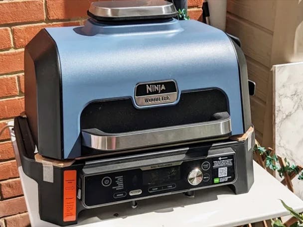 Ninja woodfire pro connect XL electric BBQ grill and smoker 