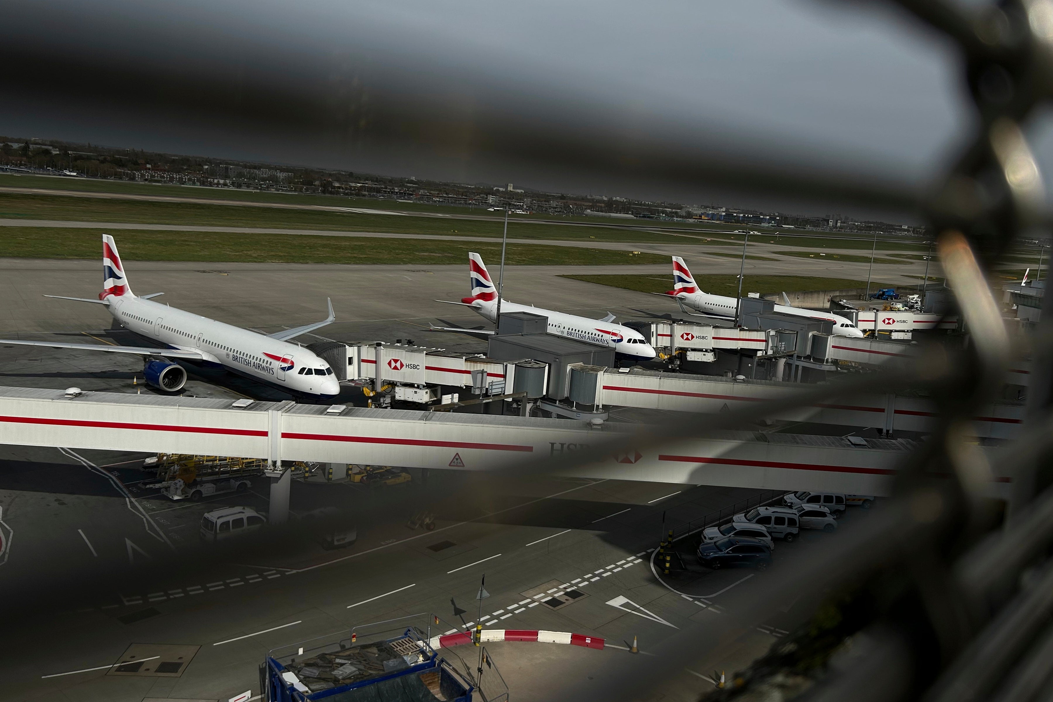 Building a 2,800-metre third runway instead of the full-length 3,500-metre runway planned by the airport would “reduce risk” and avoid “spiralling cost”, Arora said