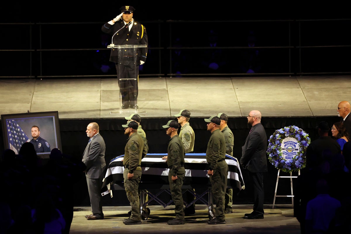 Slain Ohio police officer honored with Purple Heart and Medal of Honor during memorial service
