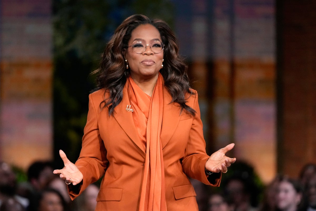 No, Oprah Winfrey did not block access to a private road amid tsunami warning evacuations
