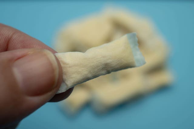 <p>Nicotine pouches are sometimes used at the same time as caffeine pouches, a school resource officer has said</p>