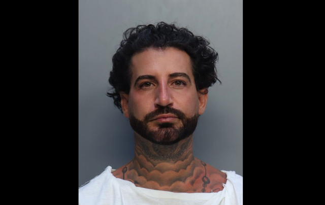 <p>A high-profile Hollywood hair stylist has been arrested and hit with multiple charges, including attempting to lure a child for sex. Ryan Thomas Pearl, thanks 37, allegedly sent explicit messages and photos of himself to a 15-year-old client that he had met when she was 13</p>