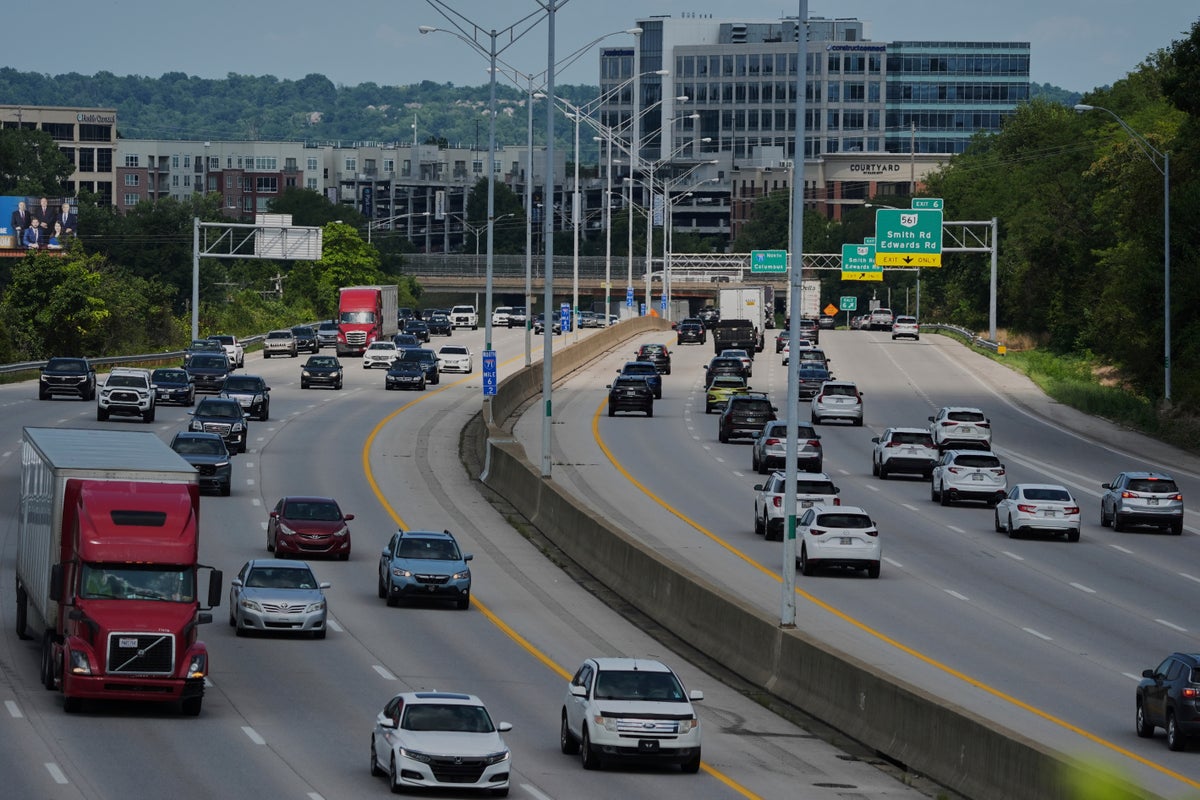 Trump's EPA is targeting key vehicle pollution rules. What that means for carmakers