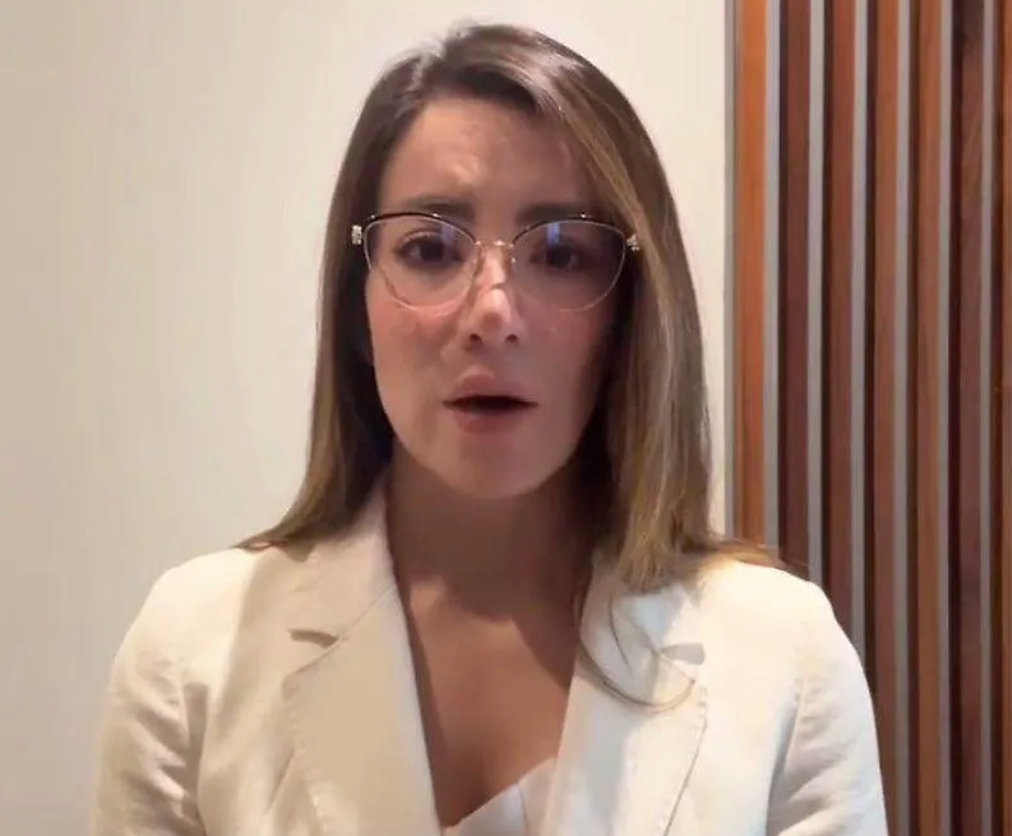 <p>Video de disculpa de Claudia Mollinedo</p>