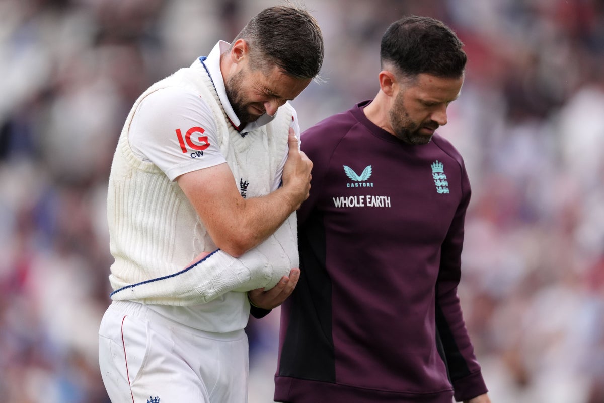 Chris Woakes could miss rest of Oval Test after sustaining shoulder injury