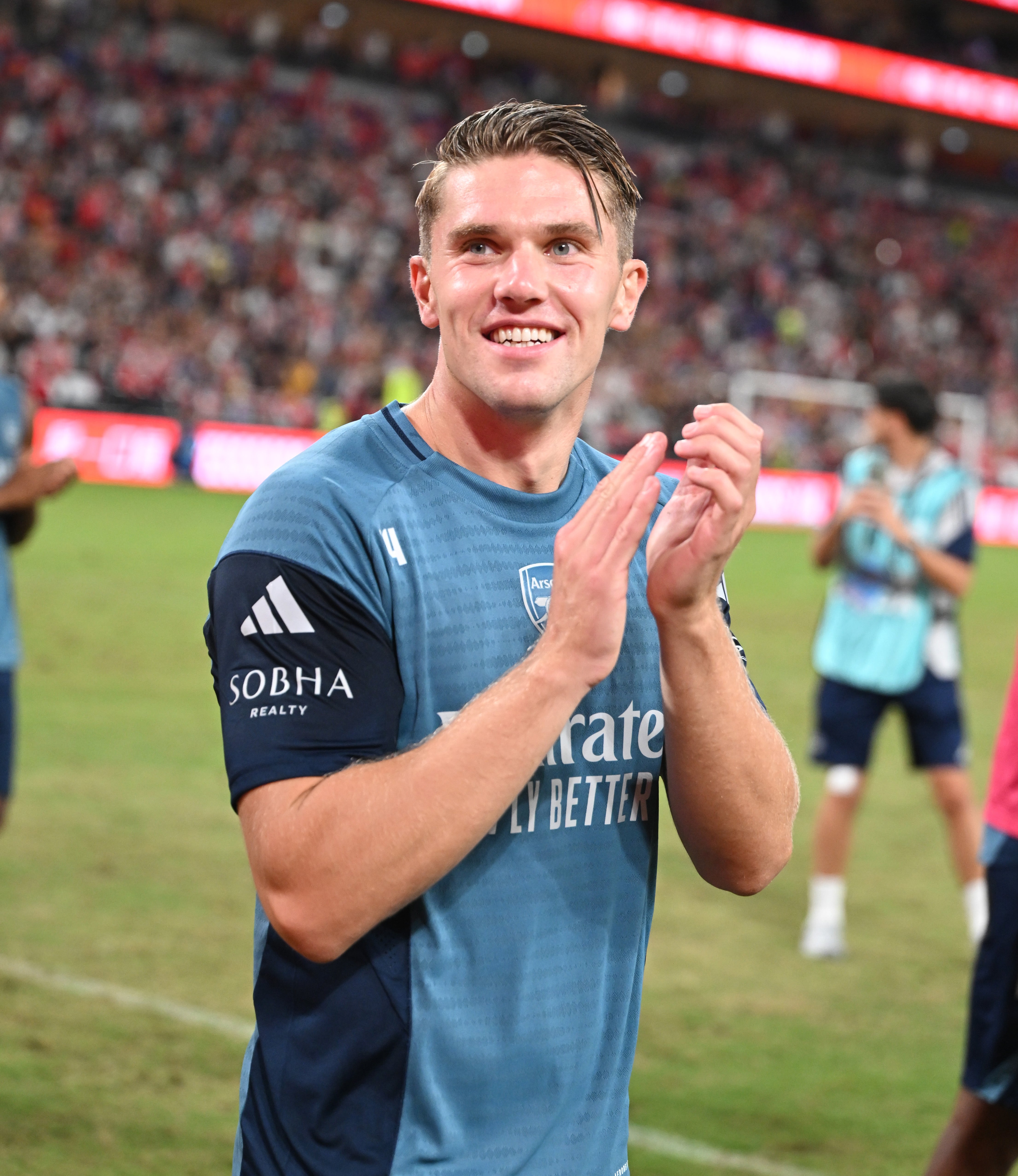 Viktor Gyokeres applauds the Arsenal fans after a training session at Kai Tak Sports Park, Hong Kong