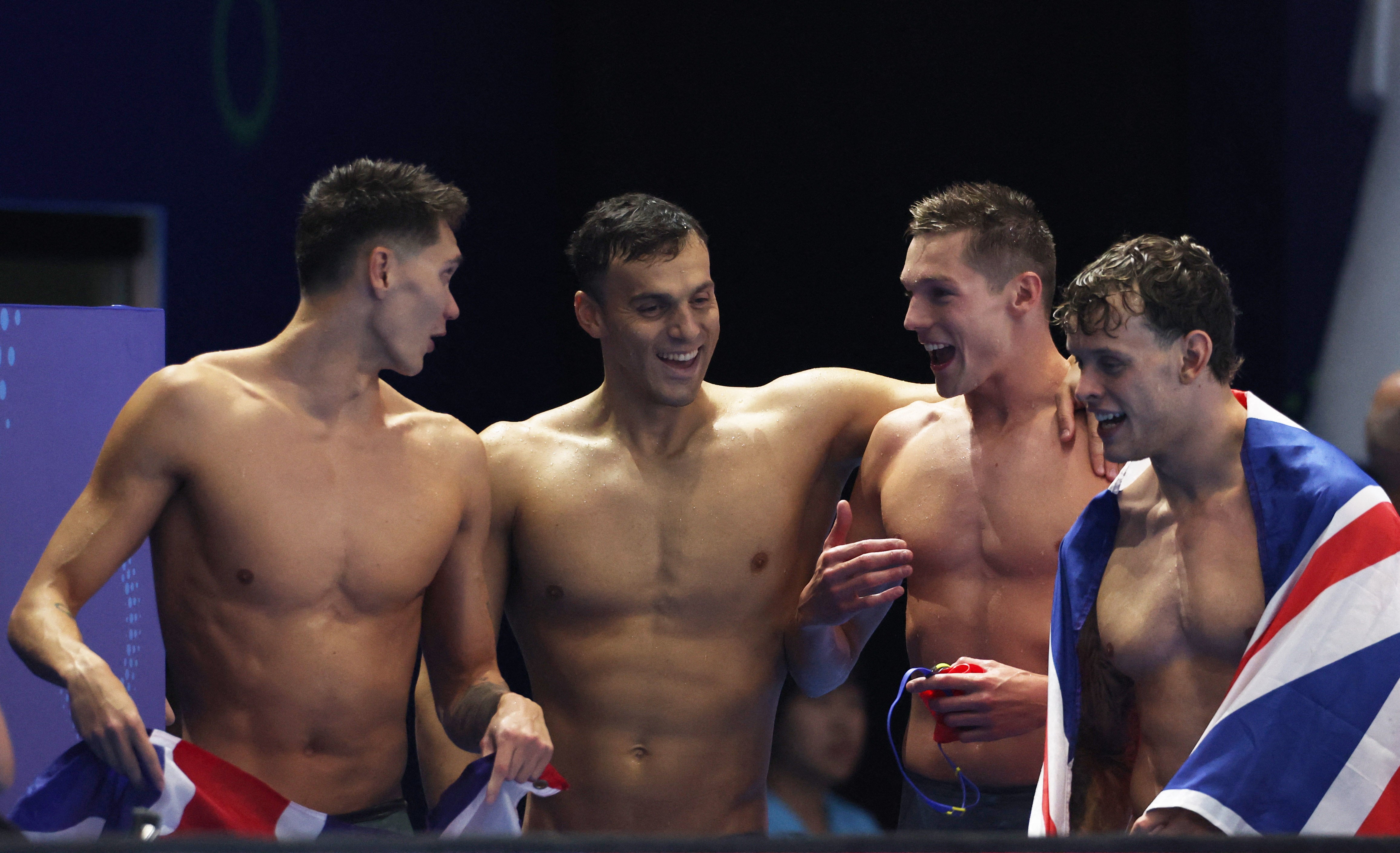 Nagy -Britannia elnyerte a világok aranyát a 4x200 m -es férfi freestyle váltóban