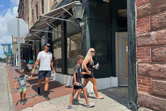 Paula Deen-Restaurants Closed