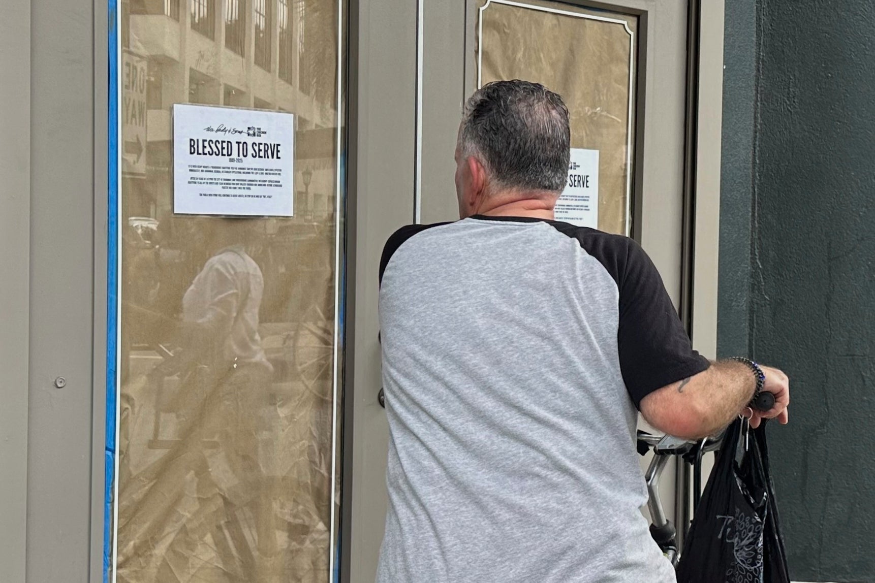 Paula Deen-Restaurants Closed