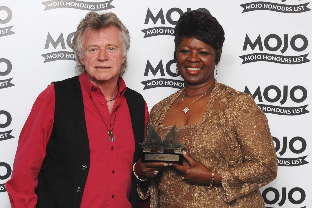 Latest on Dave Edmunds as rock star suffers ‘major cardiac arrest’